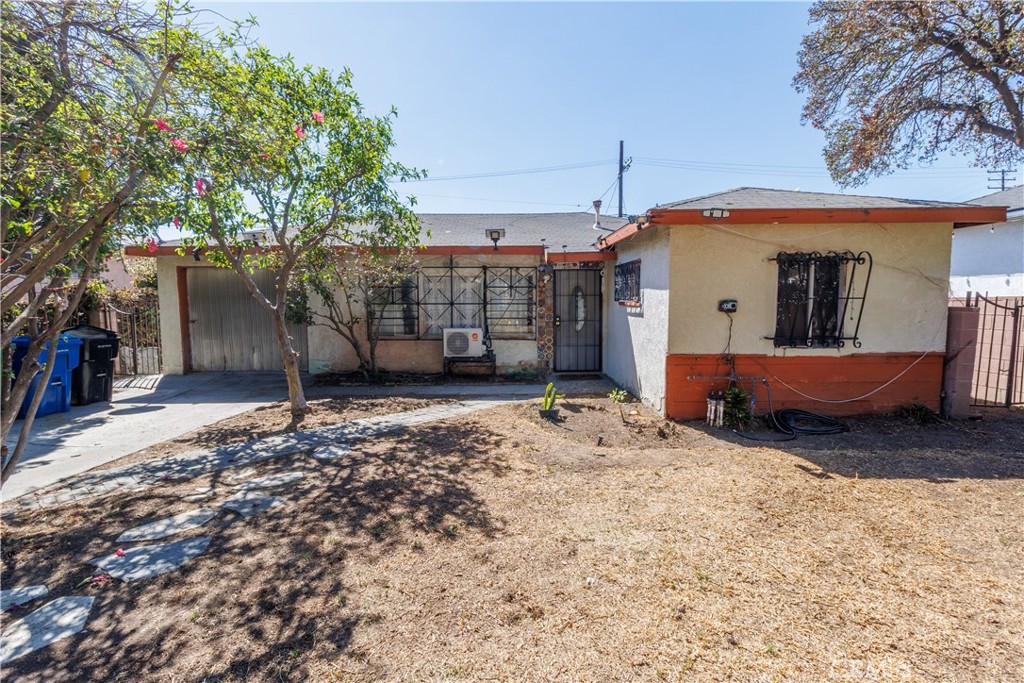 11465 Amboy Ave. Property Photo 10