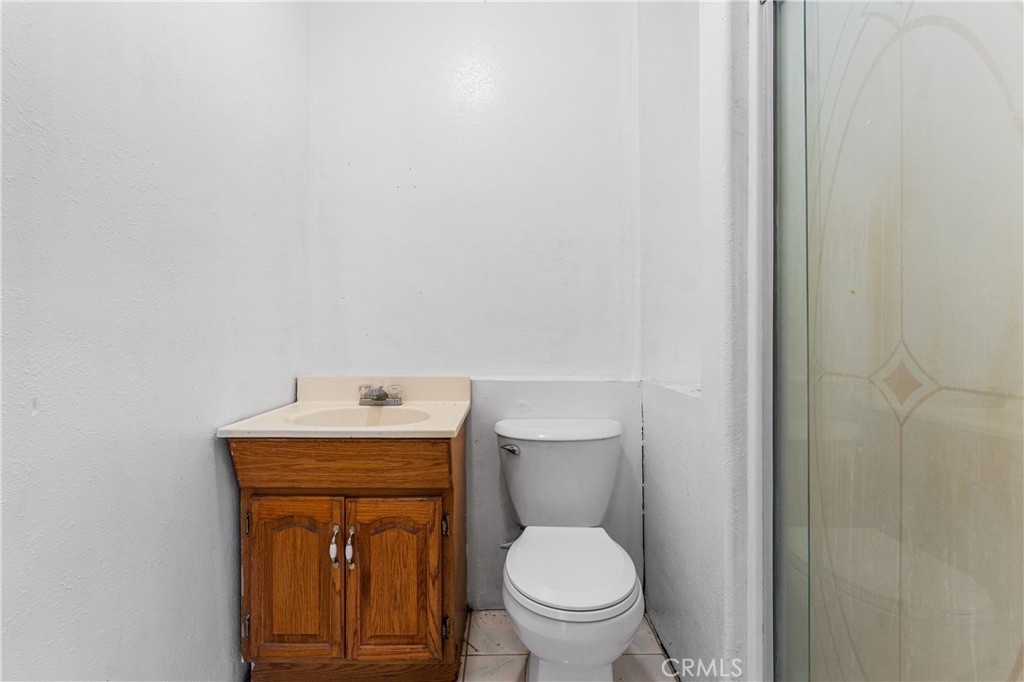 16227 Juniper Property Photo 9