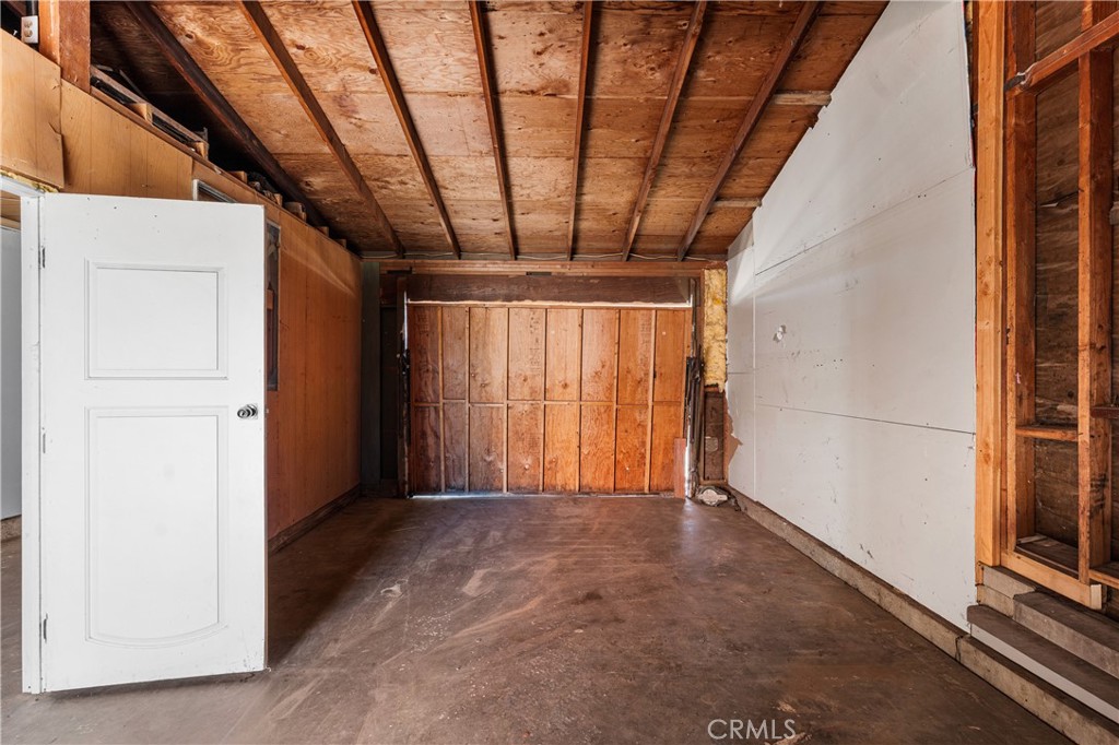 16227 Juniper Property Photo 10
