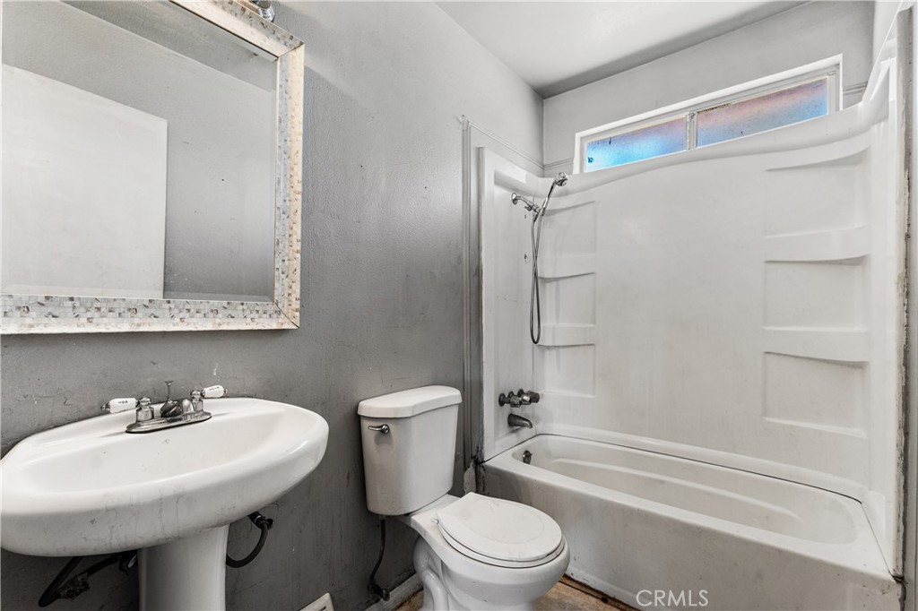 16227 Juniper Property Photo 11