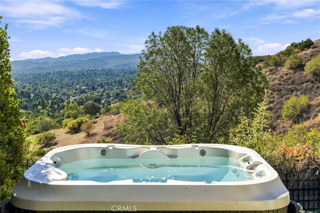 24574 Overland Drive Property Photo 2
