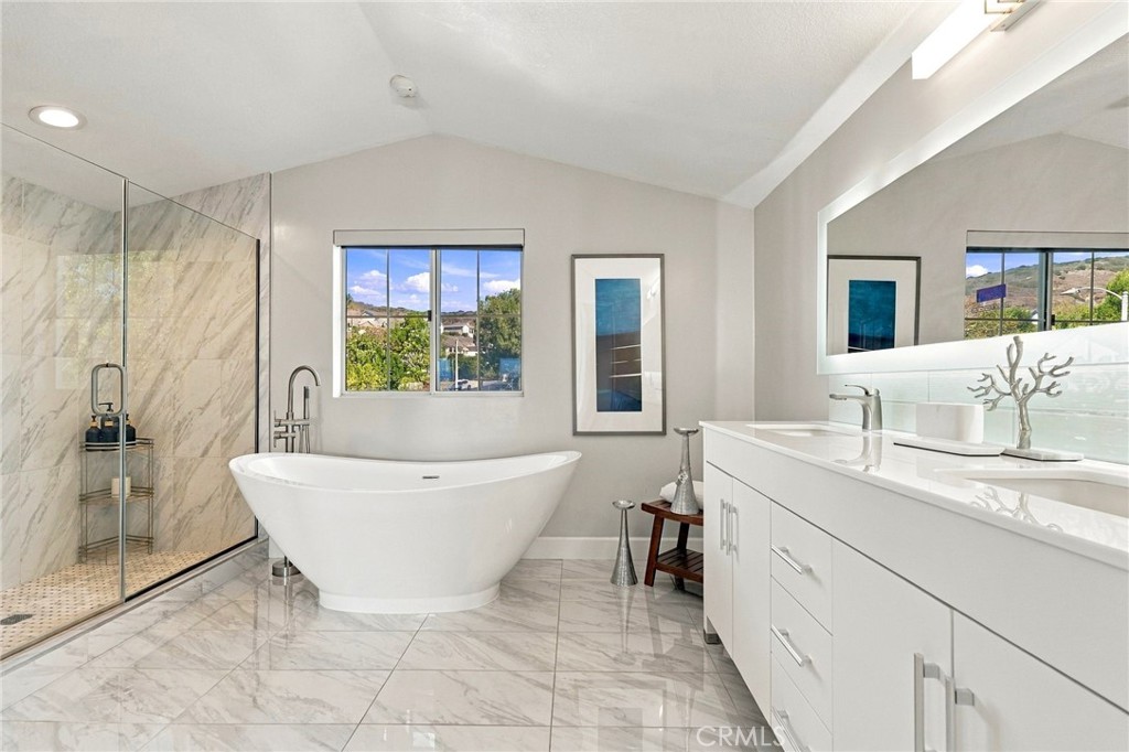 24574 Overland Drive Property Photo 6