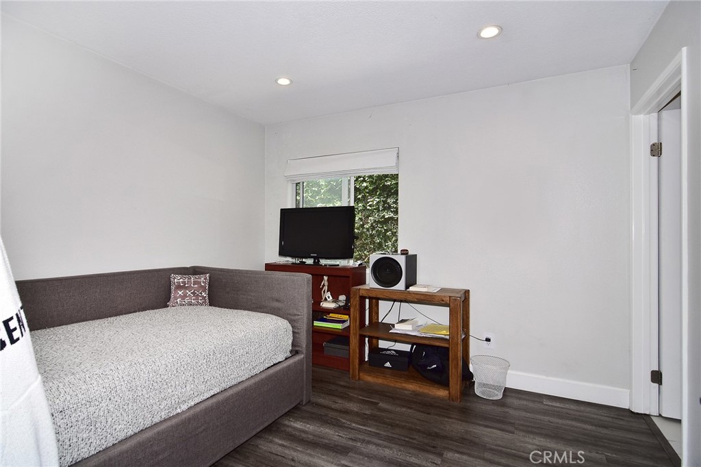 24574 Overland Drive Property Photo 20
