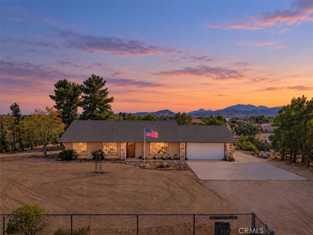 6433 Sunnyslope Road Property Photo 1