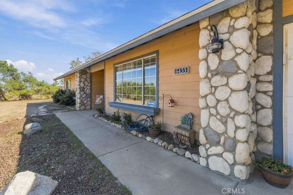 6433 Sunnyslope Road Property Photo 7