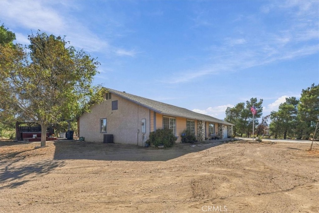 6433 Sunnyslope Road Property Photo 9