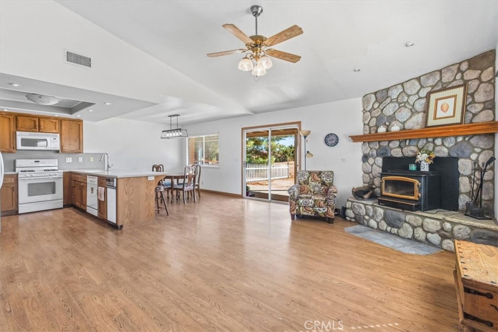 6433 Sunnyslope Road Property Photo 12