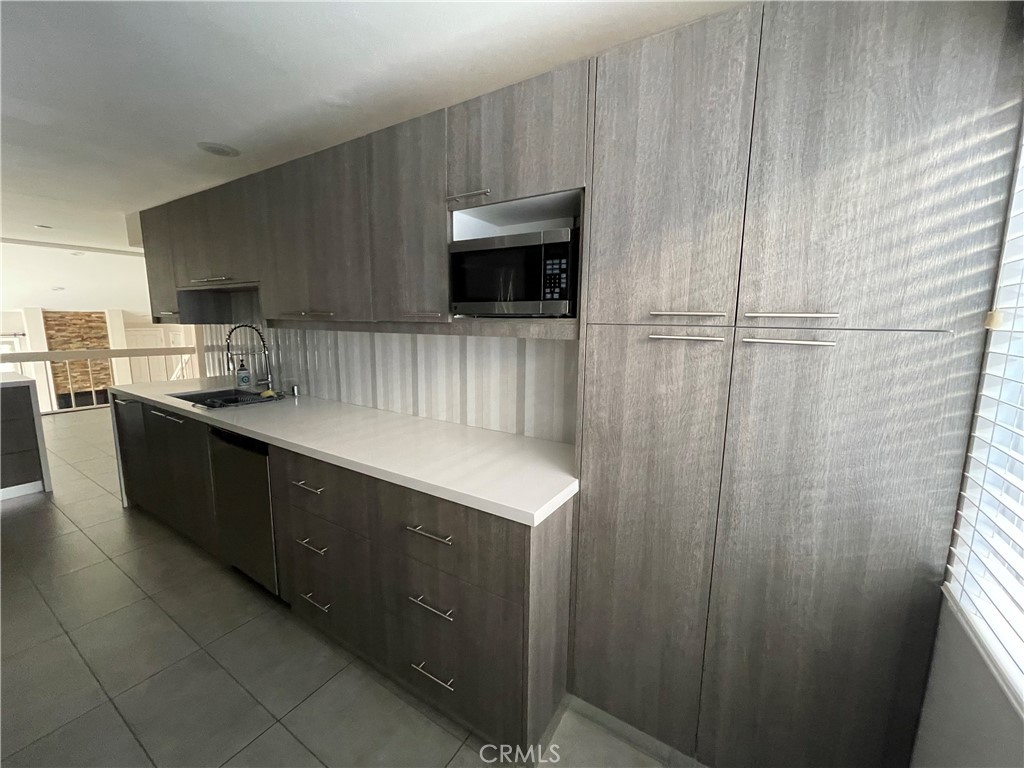 6201 Randi 1/2 Property Photo 5