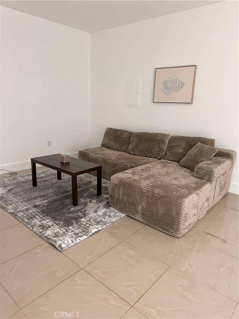 5509 Crebs Avenue Property Photo 2