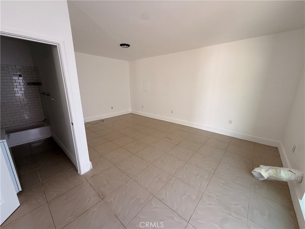 5509 Crebs Avenue Property Photo 4