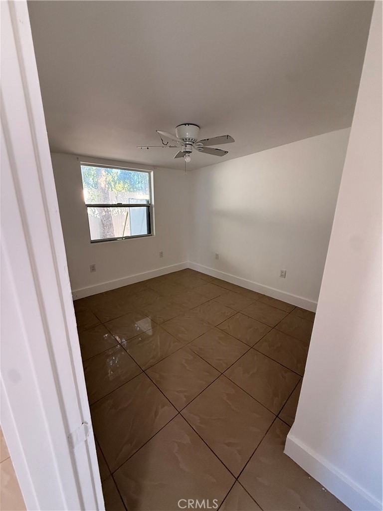 5509 Crebs Avenue Property Photo 5