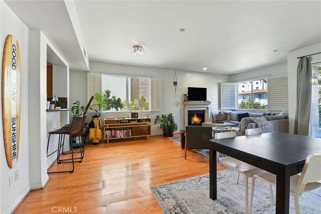 1241 S Westgate Avenue 202 Property Photo 8