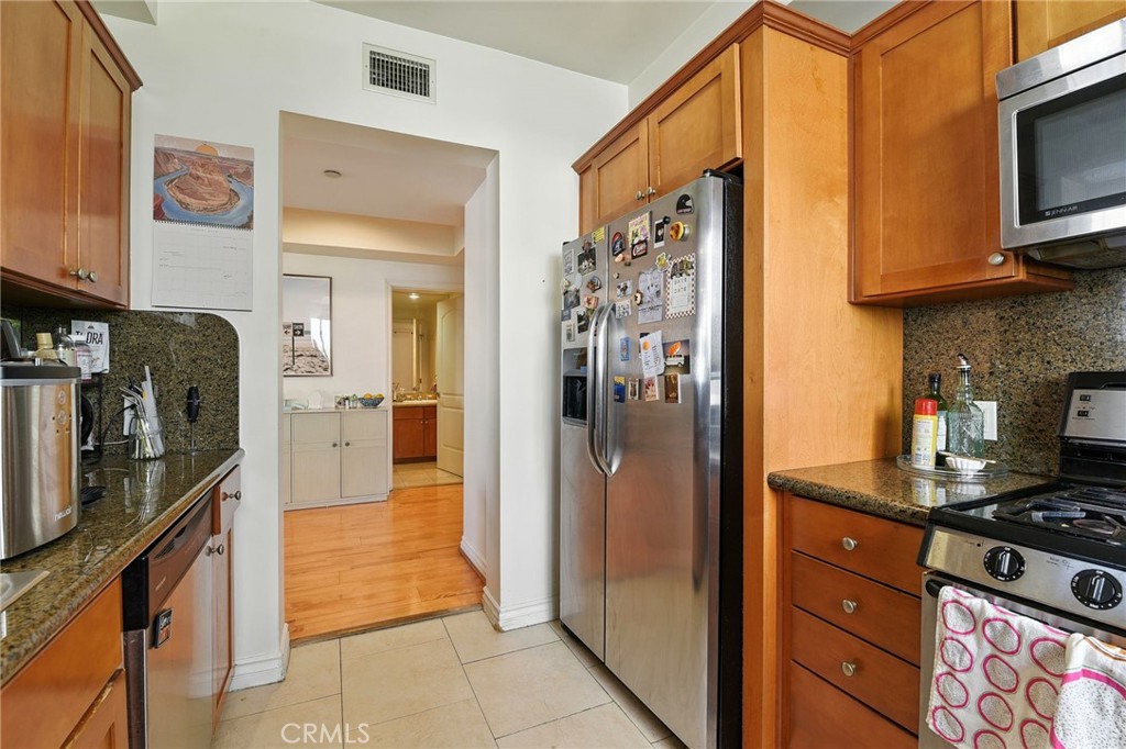 1241 S Westgate Avenue 202 Property Photo 10