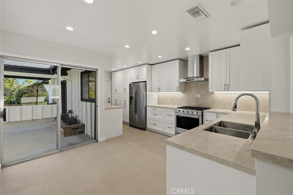 4139 Magna Carta Property Photo 10