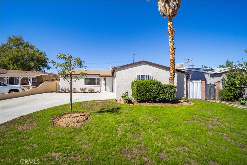 44745 6th E Property Photo 1