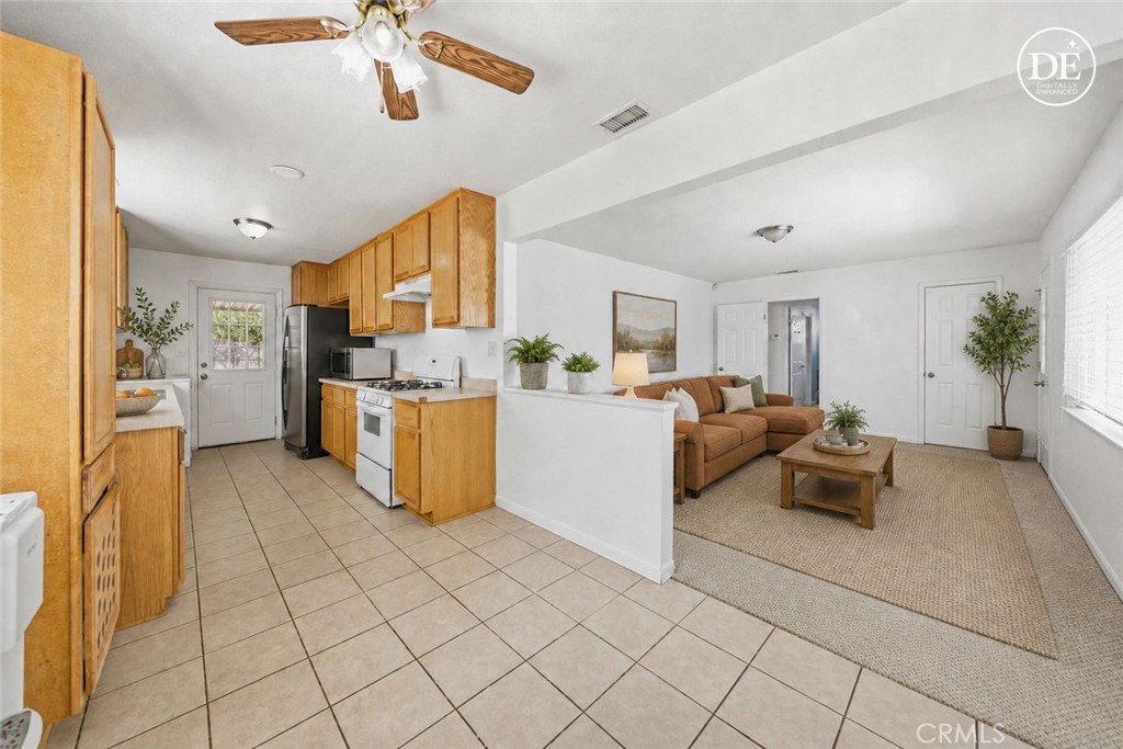 44745 6th E Property Photo 7