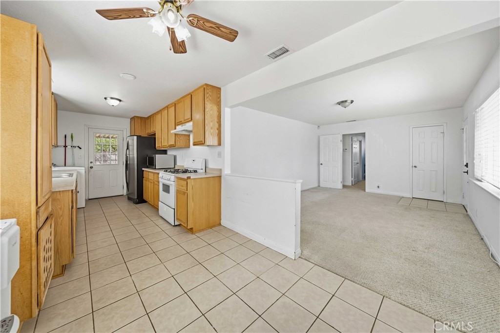 44745 6th E Property Photo 8