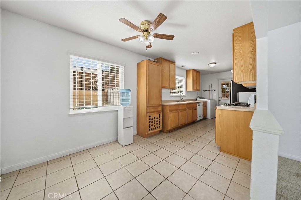 44745 6th E Property Photo 10