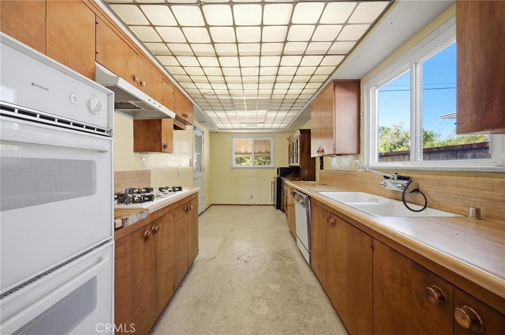 7321 Leescott Avenue Property Photo 11