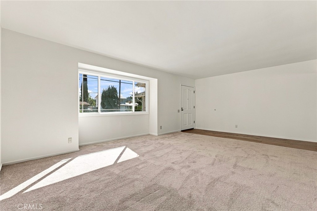 24107 Highlander Property Photo 7