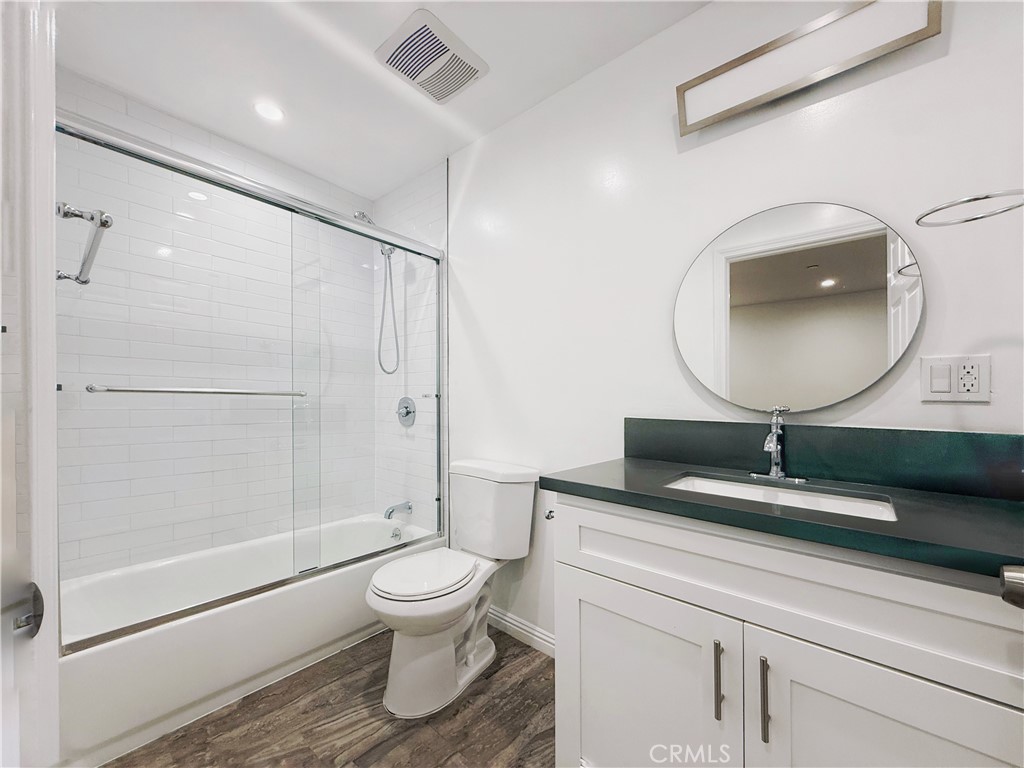 637 635 N Harvard Boulevard 637.33 Property Photo 7