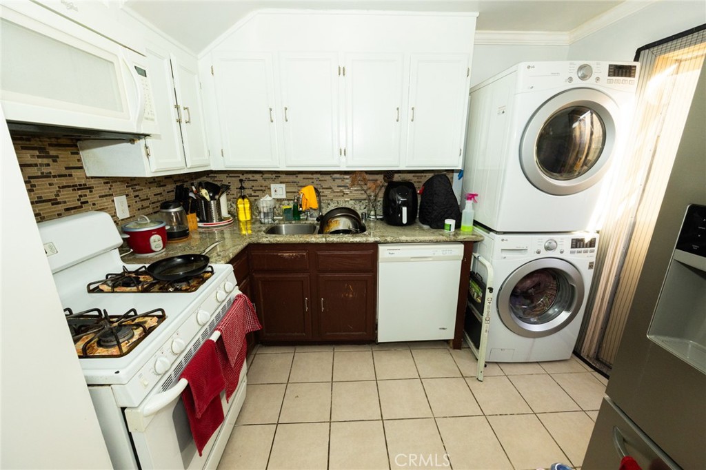 17135 Roscoe Boulevard 7 Property Photo 4