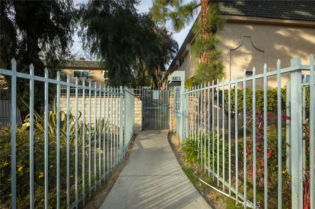 17135 Roscoe Boulevard 7 Property Photo 9