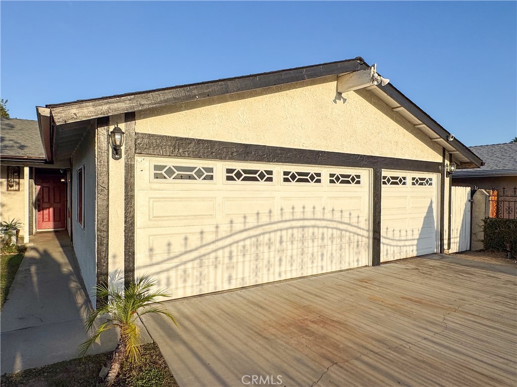 9952 Independence Avenue Property Photo 3