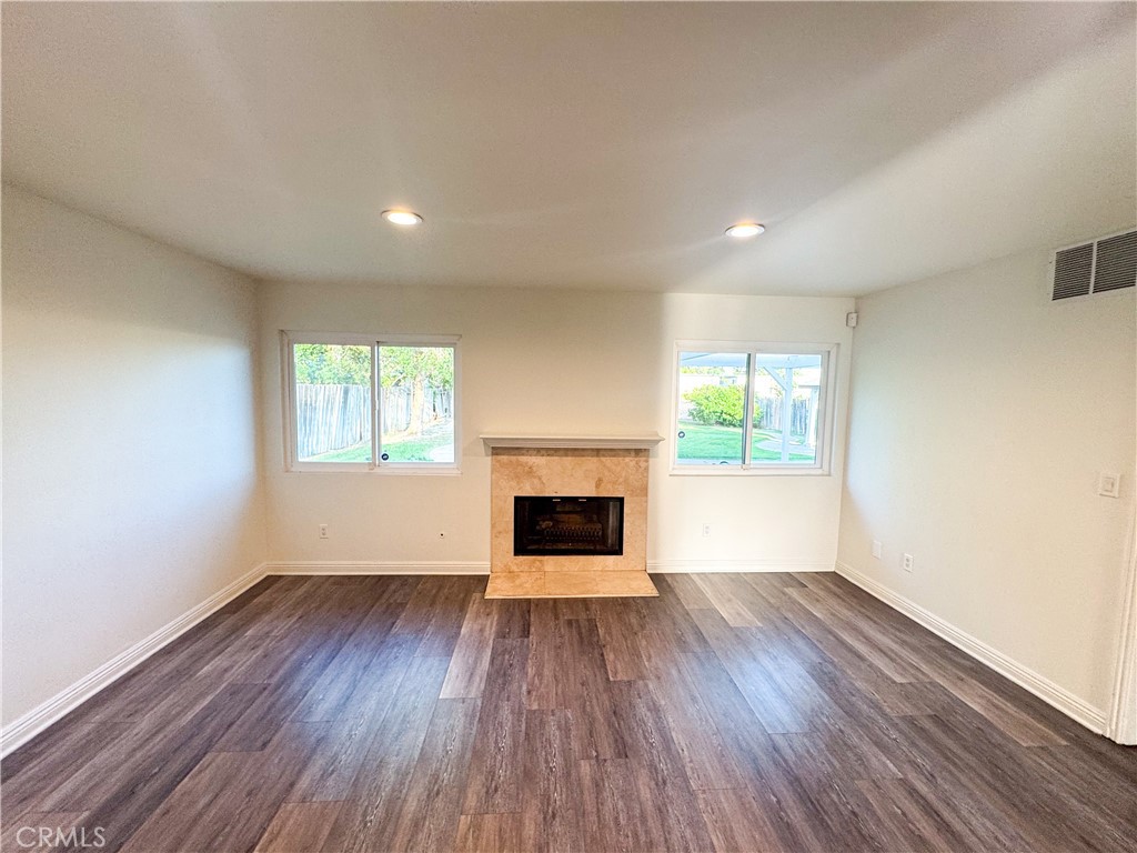 9952 Independence Avenue Property Photo 6