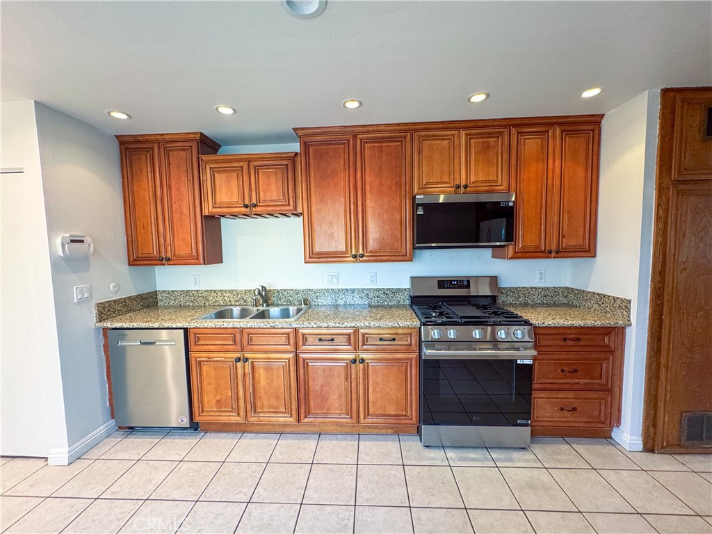 9952 Independence Avenue Property Photo 12