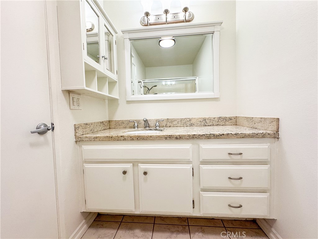 9952 Independence Avenue Property Photo 28