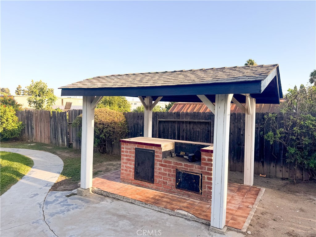 9952 Independence Avenue Property Photo 29