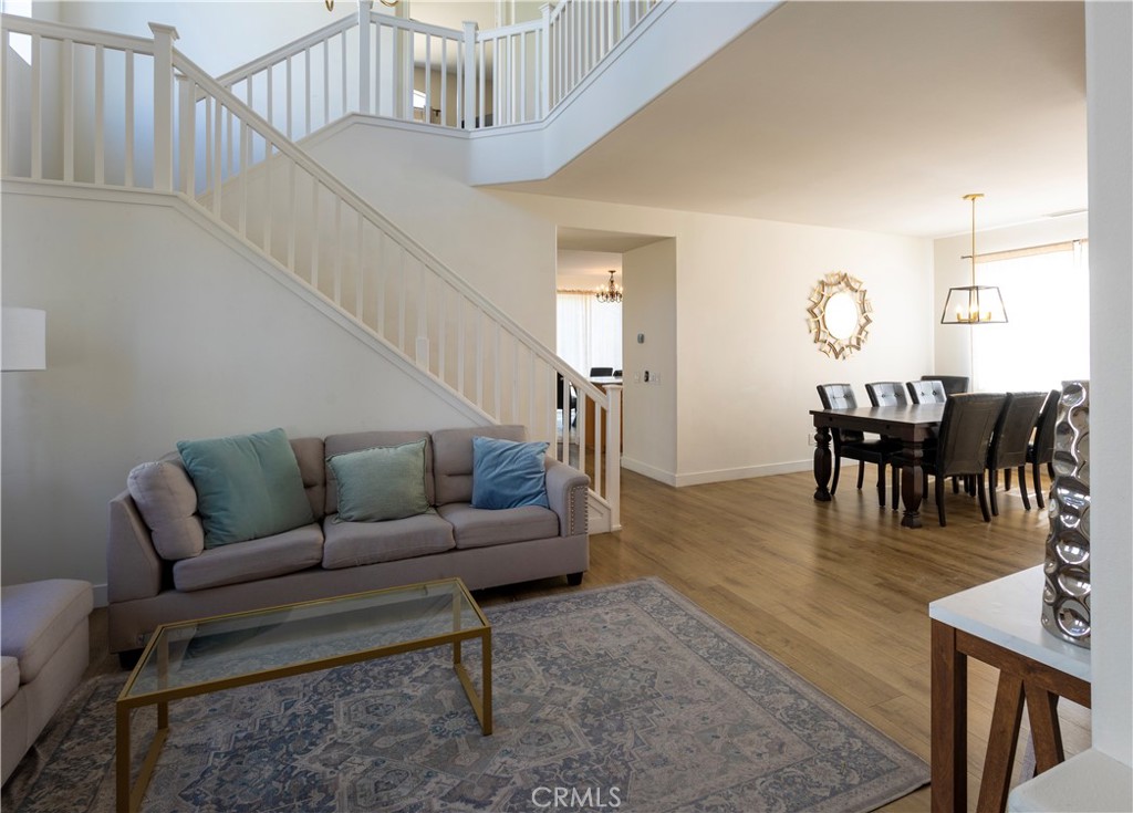 27604 Redwood Way Property Photo 4