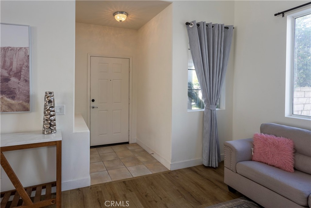 27604 Redwood Way Property Photo 5