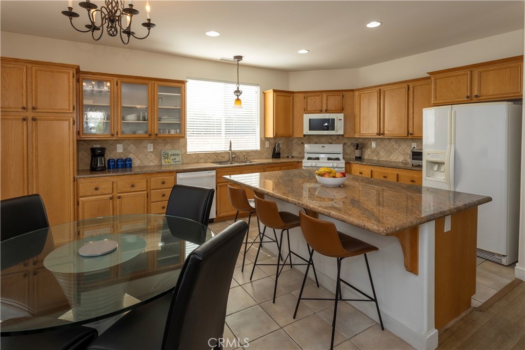 27604 Redwood Way Property Photo 8