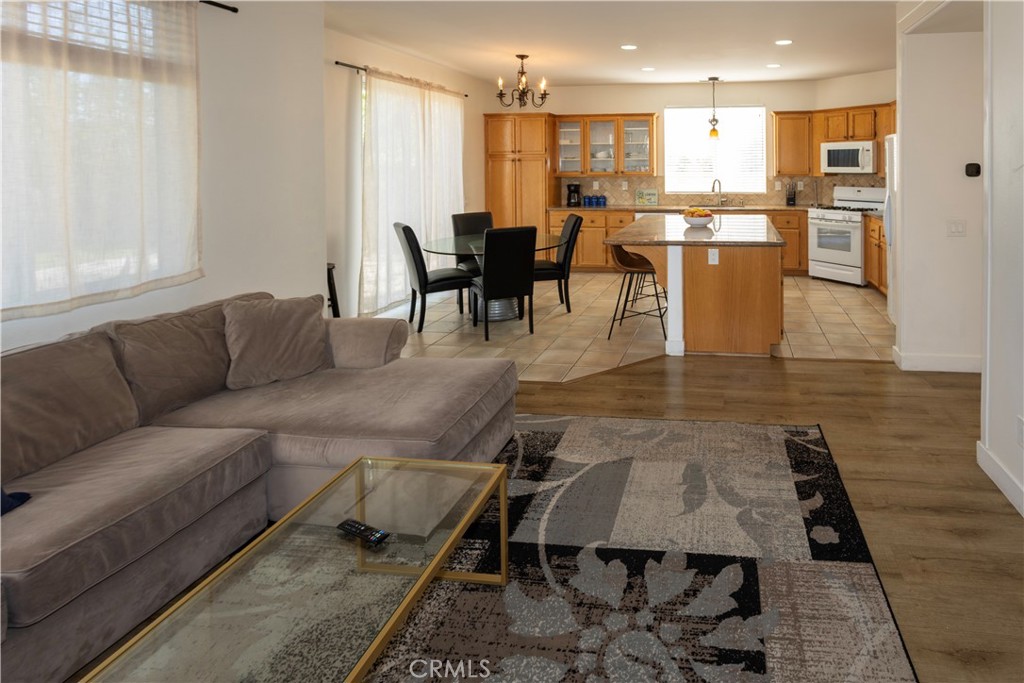 27604 Redwood Way Property Photo 12