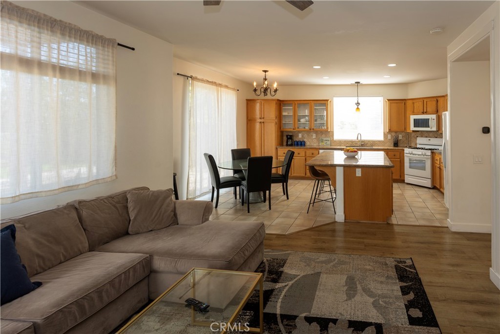 27604 Redwood Way Property Photo 15