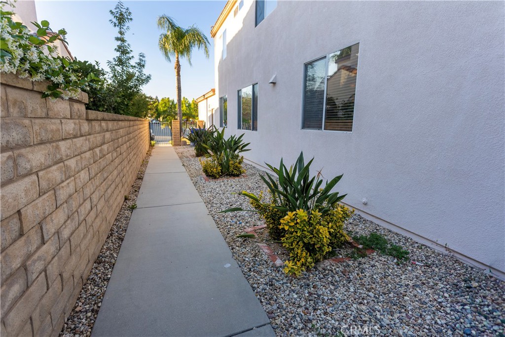 27604 Redwood Way Property Photo 40