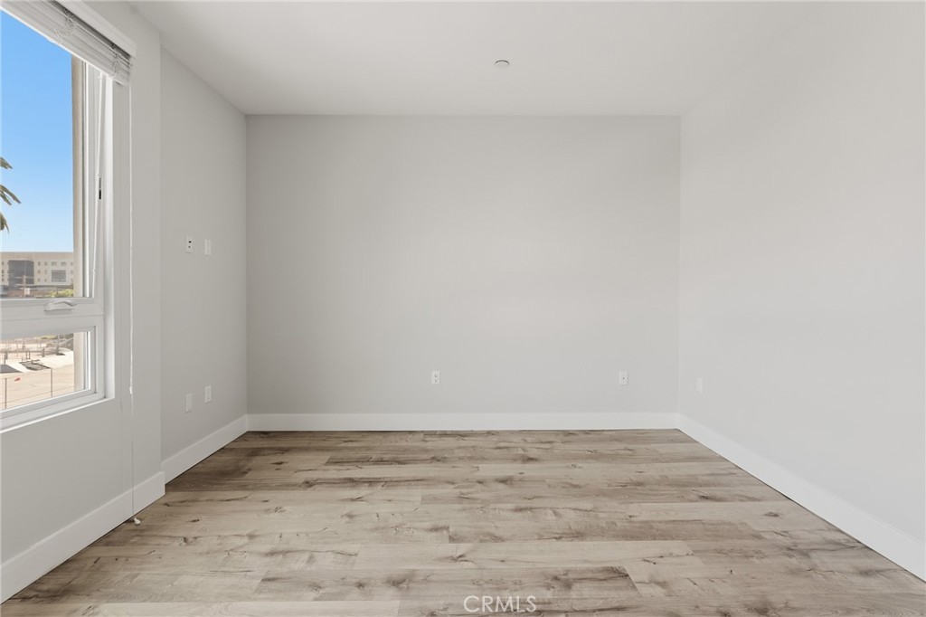 5820 La Mirada Avenue 401 Property Photo 13