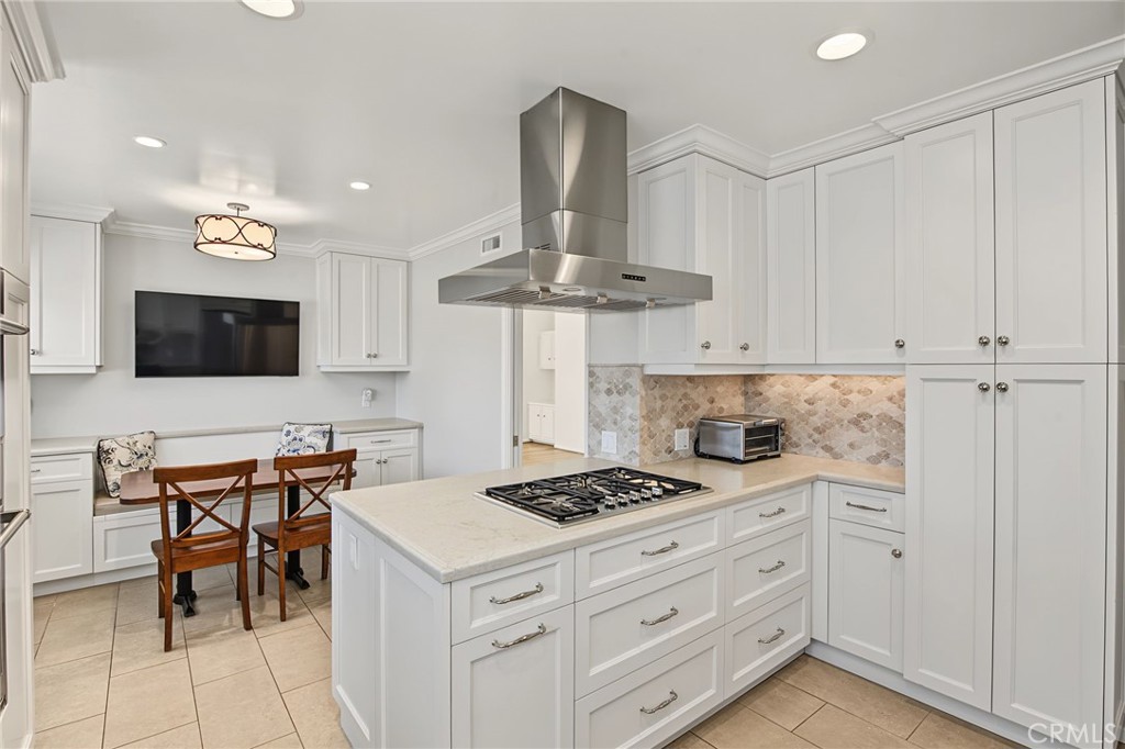 18220 Clark Street Property Photo 10