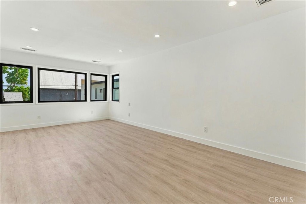 1427 N Bronson Ave Property Photo 11