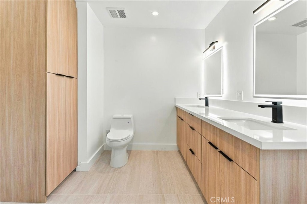 1427 N Bronson Ave Property Photo 14
