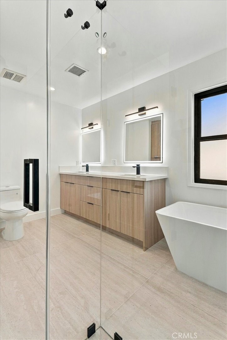 1427 N Bronson Ave Property Photo 17