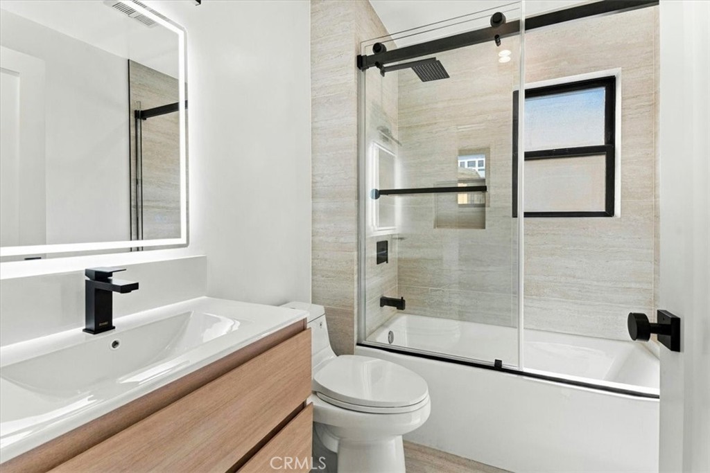 1427 N Bronson Ave Property Photo 19