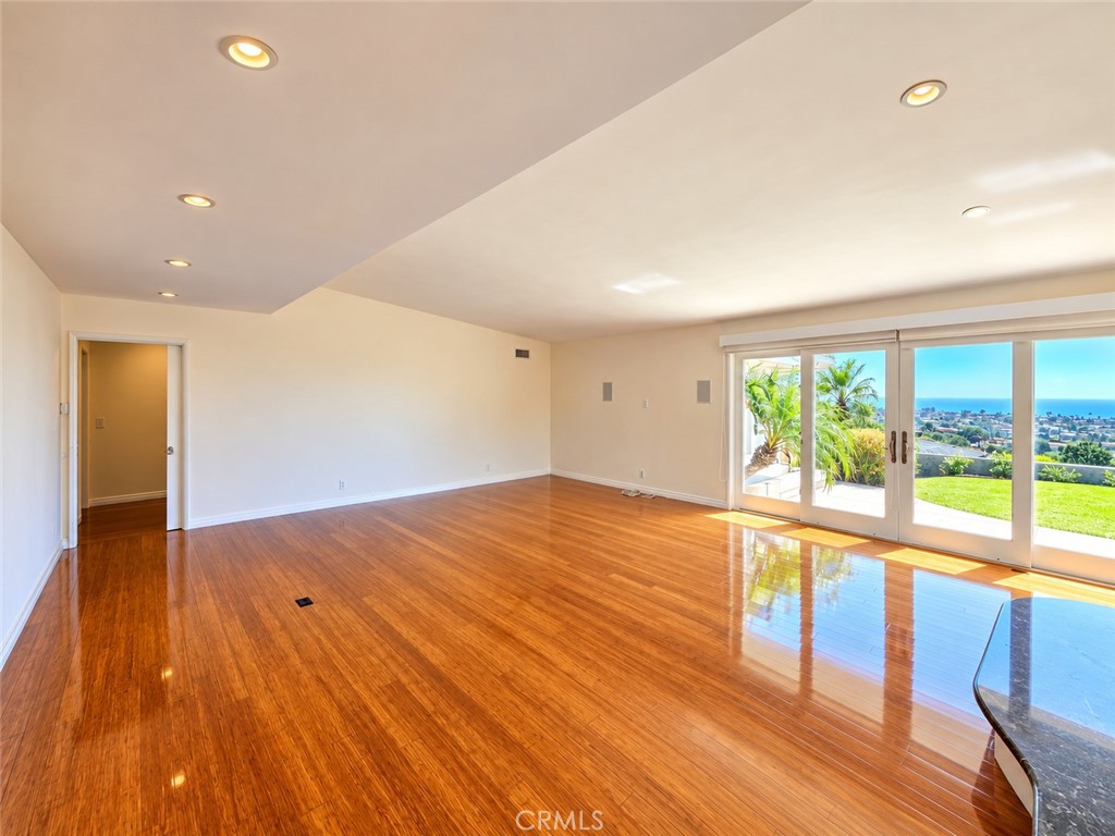 1156 Las Pulgas Property Photo 3