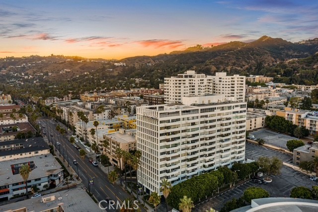 7135 Hollywood 1010 Property Photo 2