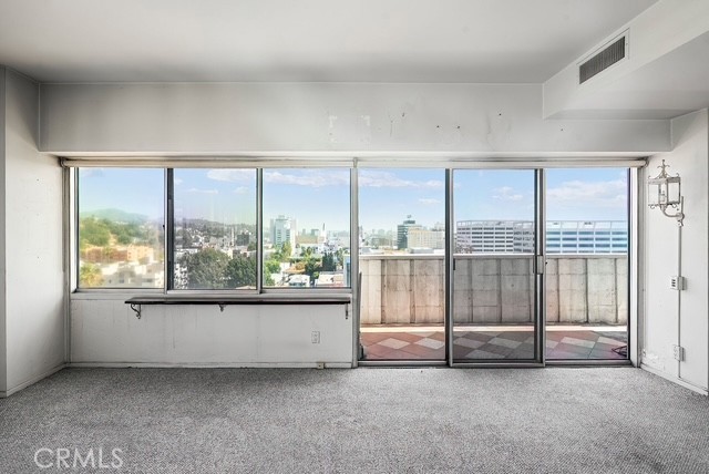 7135 Hollywood 1010 Property Photo 5