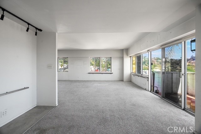 7135 Hollywood 1010 Property Photo 9