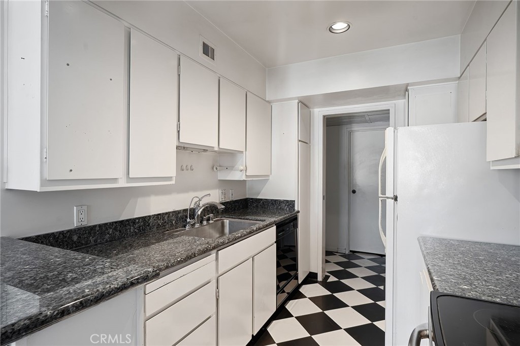 7135 Hollywood 1010 Property Photo 11