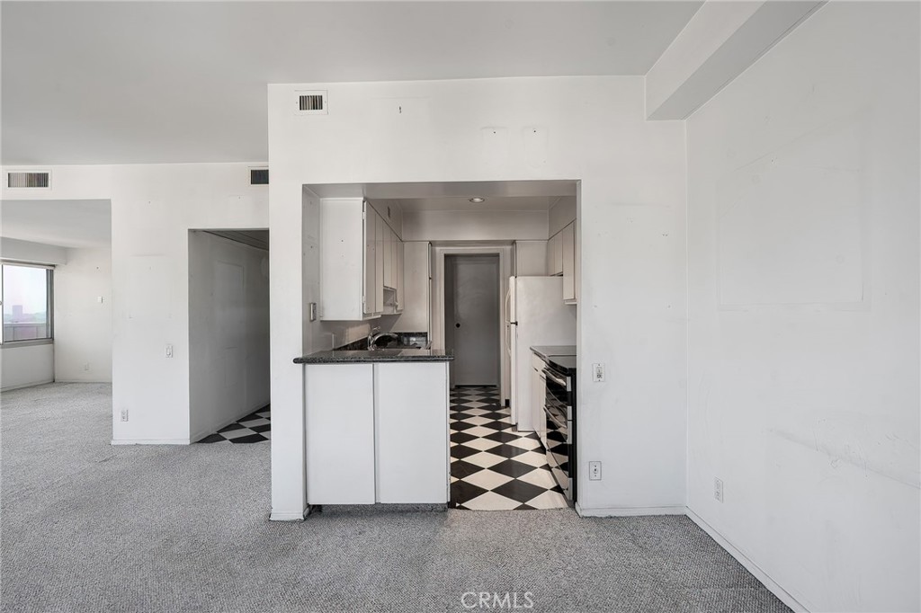 7135 Hollywood 1010 Property Photo 12
